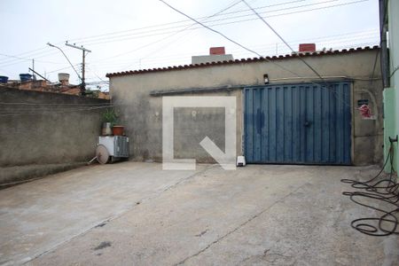 Casa à venda com 100m², 2 quartos e 4 vagasQuintal