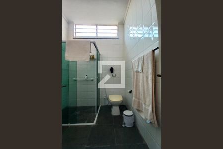 Casa à venda com 493m², 4 quartos e 2 vagas Casa à venda com 493m², 4 quartos e 2 vagasBanheiro da Suíte 3