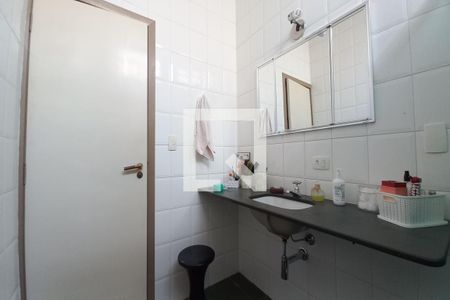 Casa à venda com 493m², 4 quartos e 2 vagas Casa à venda com 493m², 4 quartos e 2 vagasBanheiro da Suíte 3