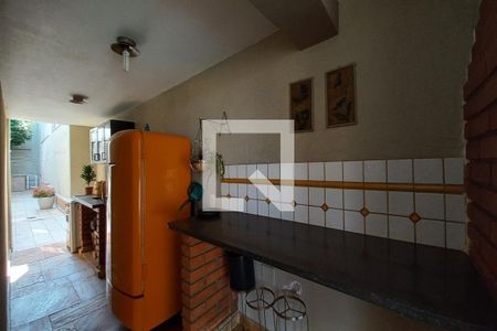 Casa à venda com 493m², 4 quartos e 2 vagas Casa à venda com 493m², 4 quartos e 2 vagasÁrea comum - Churrasqueira