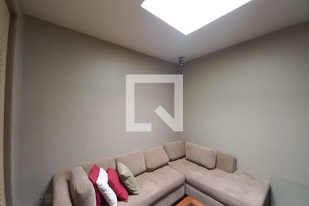 Casa à venda com 493m², 4 quartos e 2 vagas Casa à venda com 493m², 4 quartos e 2 vagasSala