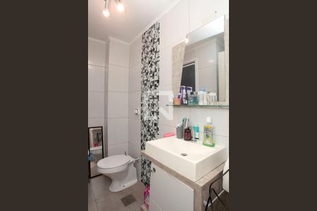 Banheiro de apartamento para alugar com 2 quartos, 71m² em Azenha, Porto Alegre