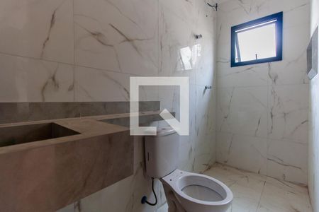 Casa de condomínio para alugar com 72m², 3 quartos e 1 vaga Casa de condomínio para alugar com 72m², 3 quartos e 1 vagaBanheiro da Suíte