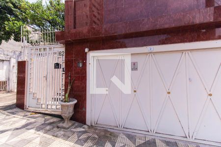 Casa à venda com 349m², 4 quartos e 2 vagasFachada