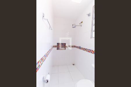 Banheiro da Suíte 1 de casa à venda com 4 quartos, 349m² em Vila Bertioga, São Paulo