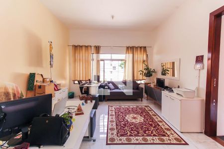 Casa à venda com 349m², 4 quartos e 2 vagasSala