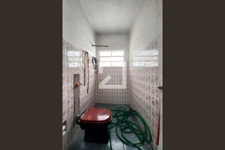 Casa à venda com 309m², 2 quartos e 1 vagaBanheiro de Serviço 