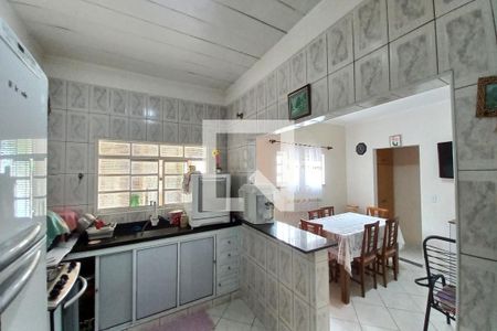 Casa à venda com 309m², 2 quartos e 1 vagaCozinha 