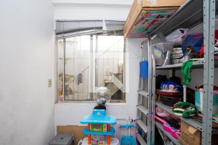 Casa à venda com 185m², 4 quartos e 1 vagaQuarto de Serviço