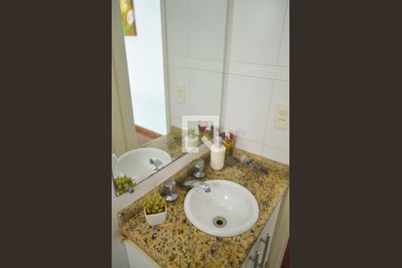 Casa à venda com 147m², 3 quartos e 4 vagasBanheiro Social