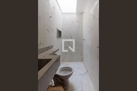 Apartamento para alugar com 69m², 2 quartos e 1 vaga Apartamento para alugar com 69m², 2 quartos e 1 vagaBanheiro da Suíte 1