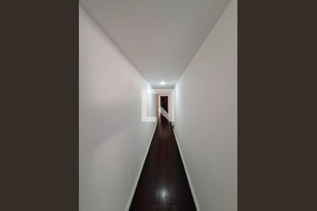 Corredor de apartamento para alugar com 3 quartos, 112m² em Santa Rosa, Niterói
