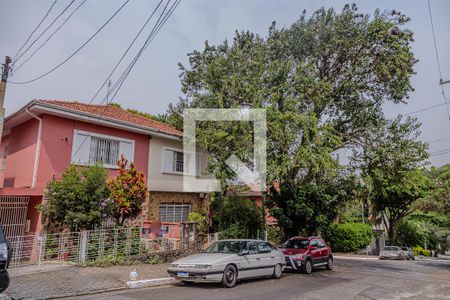 Casa à venda com 168m², 3 quartos e 5 vagas Casa à venda com 168m², 3 quartos e 5 vagasFachada