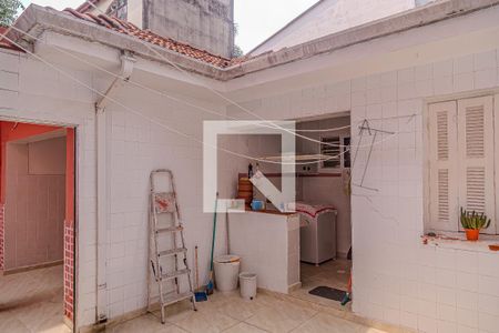 Casa à venda com 168m², 3 quartos e 5 vagas Casa à venda com 168m², 3 quartos e 5 vagasQuintal