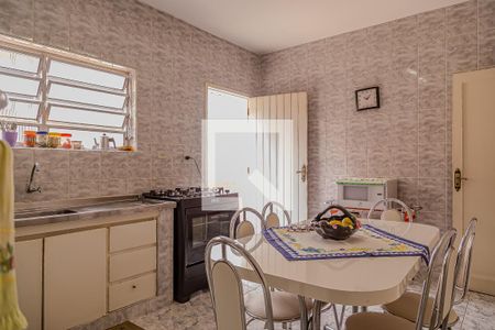 Casa à venda com 168m², 3 quartos e 5 vagas Casa à venda com 168m², 3 quartos e 5 vagasCozinha