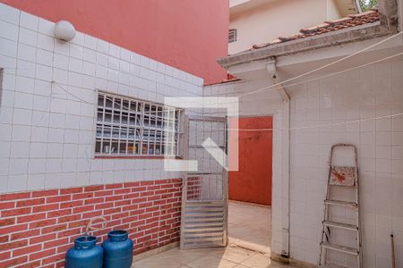 Casa à venda com 168m², 3 quartos e 5 vagas Casa à venda com 168m², 3 quartos e 5 vagasQuintal