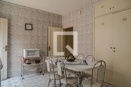 Casa à venda com 168m², 3 quartos e 5 vagas Casa à venda com 168m², 3 quartos e 5 vagasCozinha