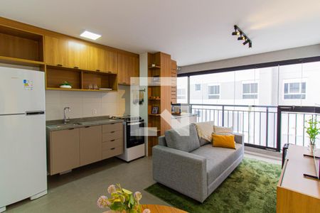 Sala / Cozinha de apartamento à venda com 2 quartos, 42m² em Barra Funda, São Paulo