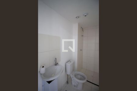 Banheiro de apartamento à venda com 2 quartos, 31m² em Vila Curuçá, São Paulo