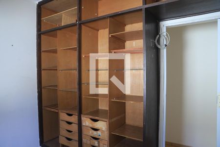 Casa à venda com 124m², 5 quartos e 3 vagasQuarto 2