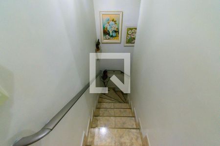 Casa de condomínio à venda com 92m², 2 quartos e 1 vaga Casa de condomínio à venda com 92m², 2 quartos e 1 vagaEscada