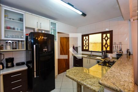 Casa à venda com 183m², 3 quartos e 3 vagas Casa à venda com 183m², 3 quartos e 3 vagasCozinha