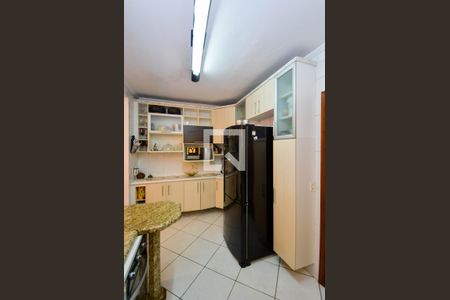 Casa à venda com 183m², 3 quartos e 3 vagas Casa à venda com 183m², 3 quartos e 3 vagasCozinha