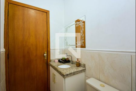 Casa à venda com 183m², 3 quartos e 3 vagas Casa à venda com 183m², 3 quartos e 3 vagasLavabo