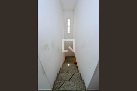 Casa à venda com 183m², 3 quartos e 3 vagas Casa à venda com 183m², 3 quartos e 3 vagasEscada Suítes/Sala