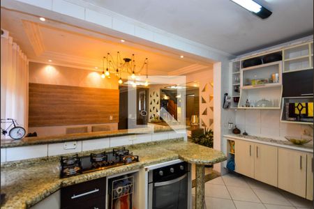 Casa à venda com 183m², 3 quartos e 3 vagas Casa à venda com 183m², 3 quartos e 3 vagasCozinha