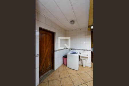 Casa à venda com 183m², 3 quartos e 3 vagas Casa à venda com 183m², 3 quartos e 3 vagasÁrea de Serviço