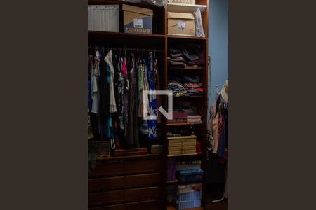 Casa à venda com 288m², 3 quartos e 2 vagasCLOSET