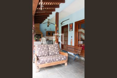 Casa à venda com 288m², 3 quartos e 2 vagasÁREA EXTERNA FUNDOS