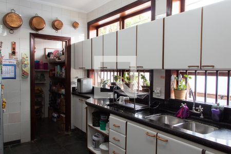 Casa à venda com 288m², 3 quartos e 2 vagasCOZINHA