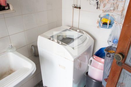 Casa à venda com 288m², 3 quartos e 2 vagasÁREA DE SERVIÇO