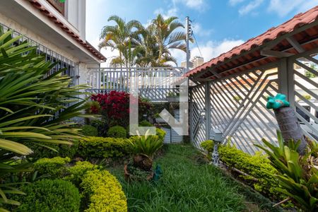 Casa à venda com 214m², 3 quartos e 5 vagasGaragem e Jardim