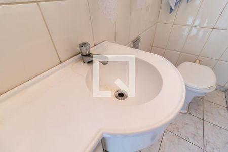 Casa à venda com 214m², 3 quartos e 5 vagasBanheiro 2