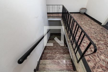 Casa à venda com 214m², 3 quartos e 5 vagasHall dos Quartos - Escada