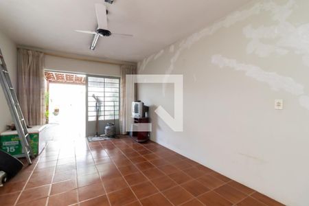 Casa à venda com 214m², 3 quartos e 5 vagasQuarto de Serviço
