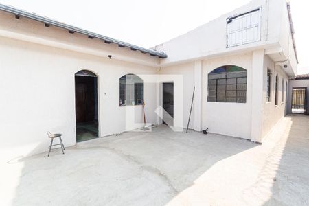 Casa à venda com 350m², 4 quartos e 4 vagas Casa à venda com 350m², 4 quartos e 4 vagasQuintal