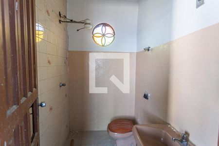 Casa à venda com 350m², 4 quartos e 4 vagas Casa à venda com 350m², 4 quartos e 4 vagasBanheiro da Suíte