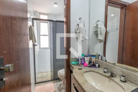 Banheiro 2 de apartamento para alugar com 3 quartos, 98m² em Santo Antônio, Belo Horizonte