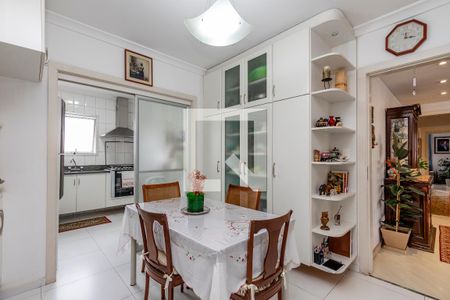 Apartamento à venda com 162m², 4 quartos e 2 vagasCopa