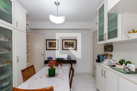 Apartamento à venda com 162m², 4 quartos e 2 vagasCopa
