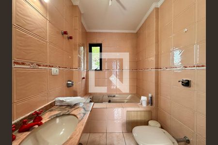 Casa à venda com 187m², 3 quartos e 4 vagas Casa à venda com 187m², 3 quartos e 4 vagasBanheiro da Suíte