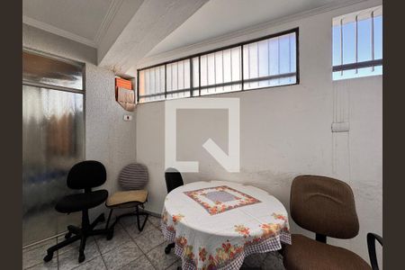 Casa à venda com 187m², 3 quartos e 4 vagas Casa à venda com 187m², 3 quartos e 4 vagasCozinha/Área de Serviço