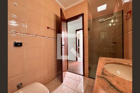 Casa à venda com 187m², 3 quartos e 4 vagas Casa à venda com 187m², 3 quartos e 4 vagasBanheiro da Suíte