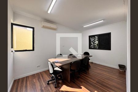 Casa à venda com 187m², 3 quartos e 4 vagas Casa à venda com 187m², 3 quartos e 4 vagasQuarto 1