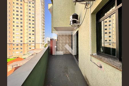 Casa à venda com 187m², 3 quartos e 4 vagas Casa à venda com 187m², 3 quartos e 4 vagasVaranda