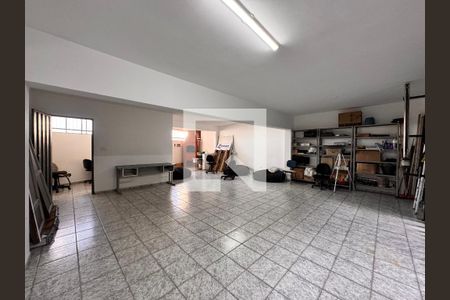 Casa à venda com 187m², 3 quartos e 4 vagas Casa à venda com 187m², 3 quartos e 4 vagasGaragem